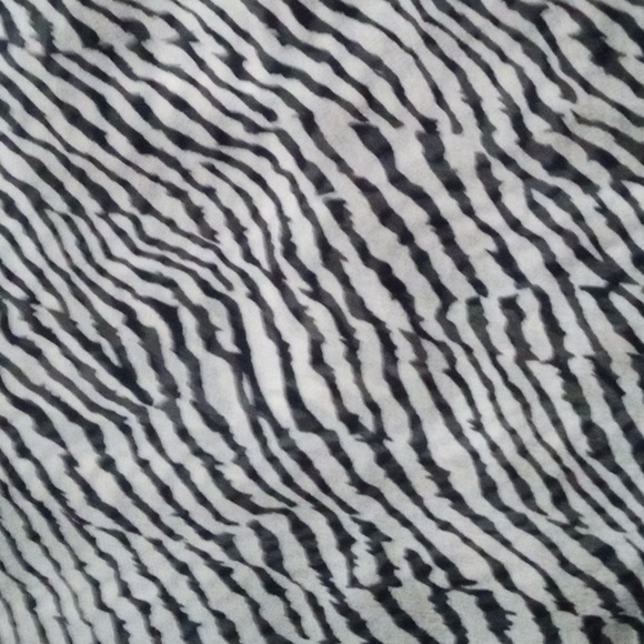 Silk animal print blouse - Picture 6 of 7